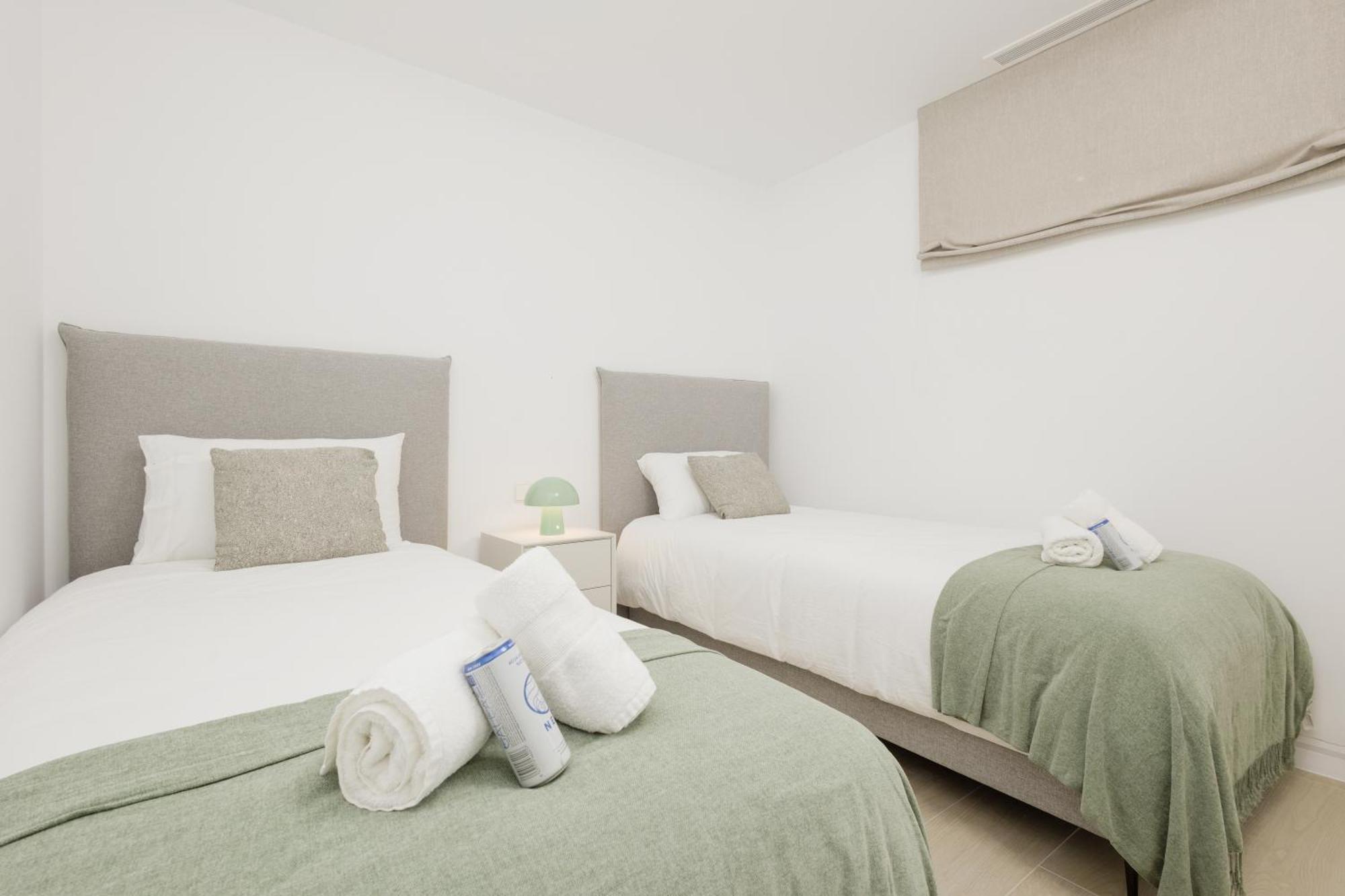 Renovated With Garden And Direct Access, East